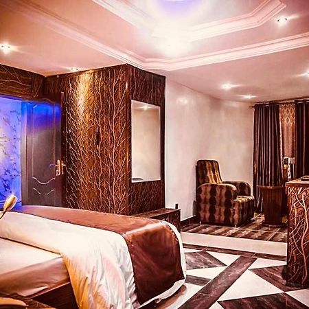 E-Suites Hotel, อาบูจา ภายนอก รูปภาพ