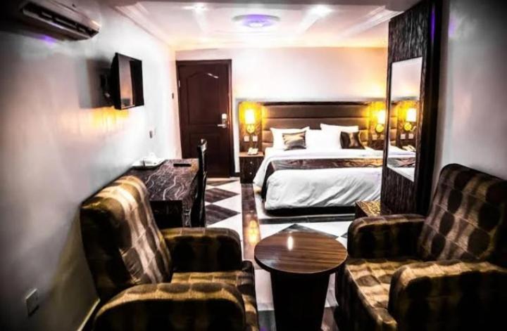 E-Suites Hotel, อาบูจา ภายนอก รูปภาพ