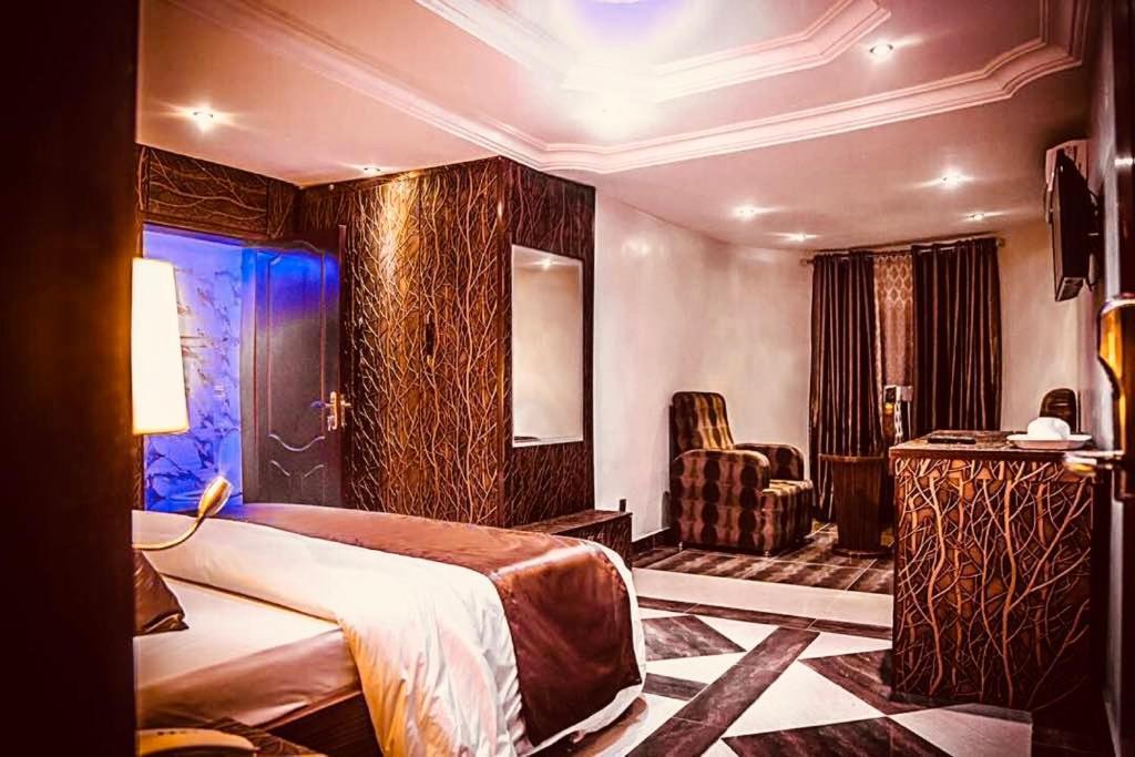 E-Suites Hotel, อาบูจา ภายนอก รูปภาพ