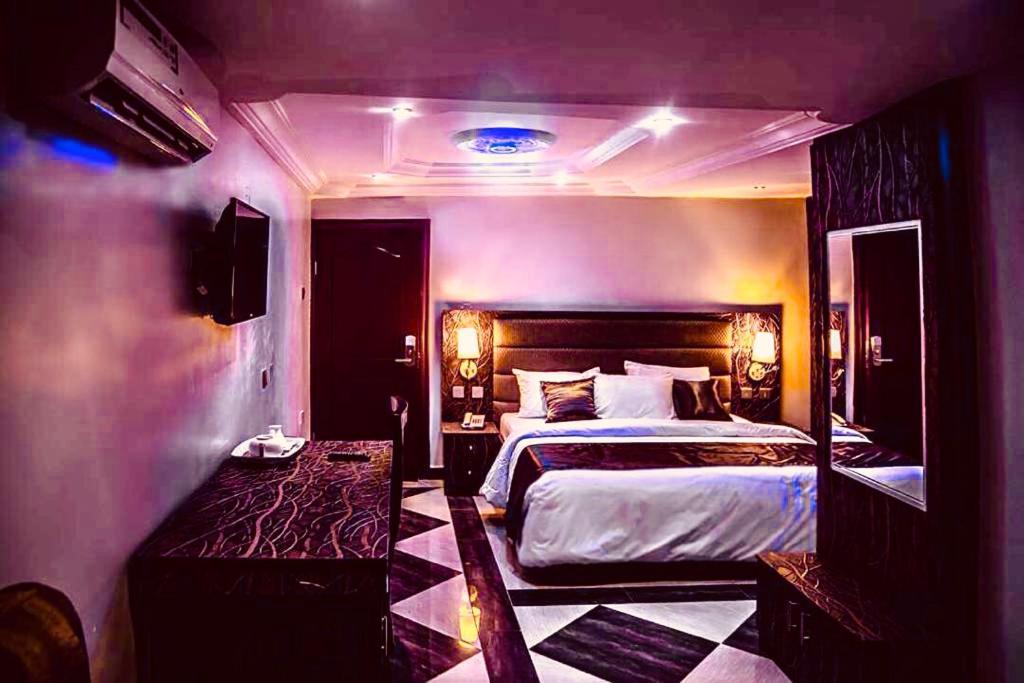 E-Suites Hotel, อาบูจา ภายนอก รูปภาพ