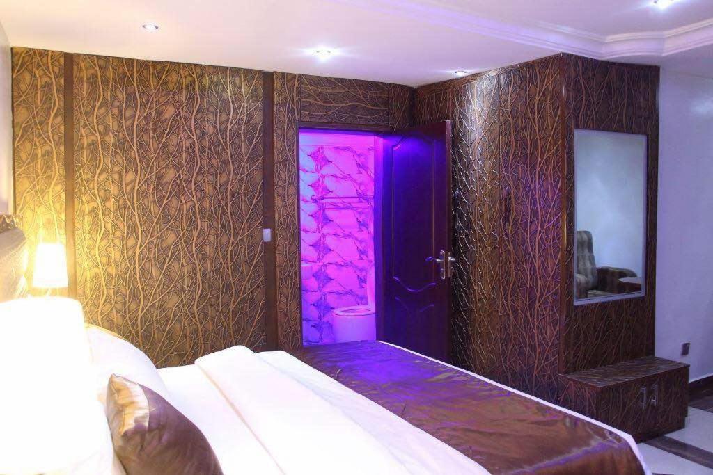 E-Suites Hotel, อาบูจา ภายนอก รูปภาพ